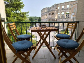 Artistic luxury flat with Colosseum view